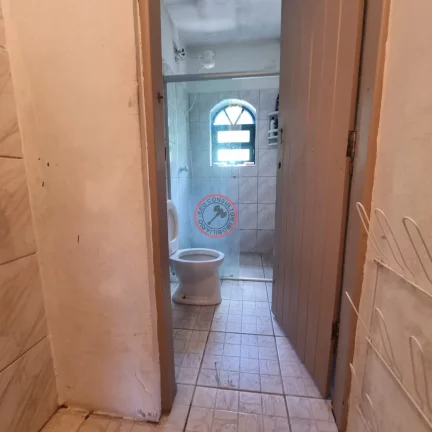 Imagem TRES CASAS EM UM TERRENO DE 700 MT COM ACESSO PARA O RIO. ENTRADA CONJUNTA PARA GARAGEM, PELA RUA