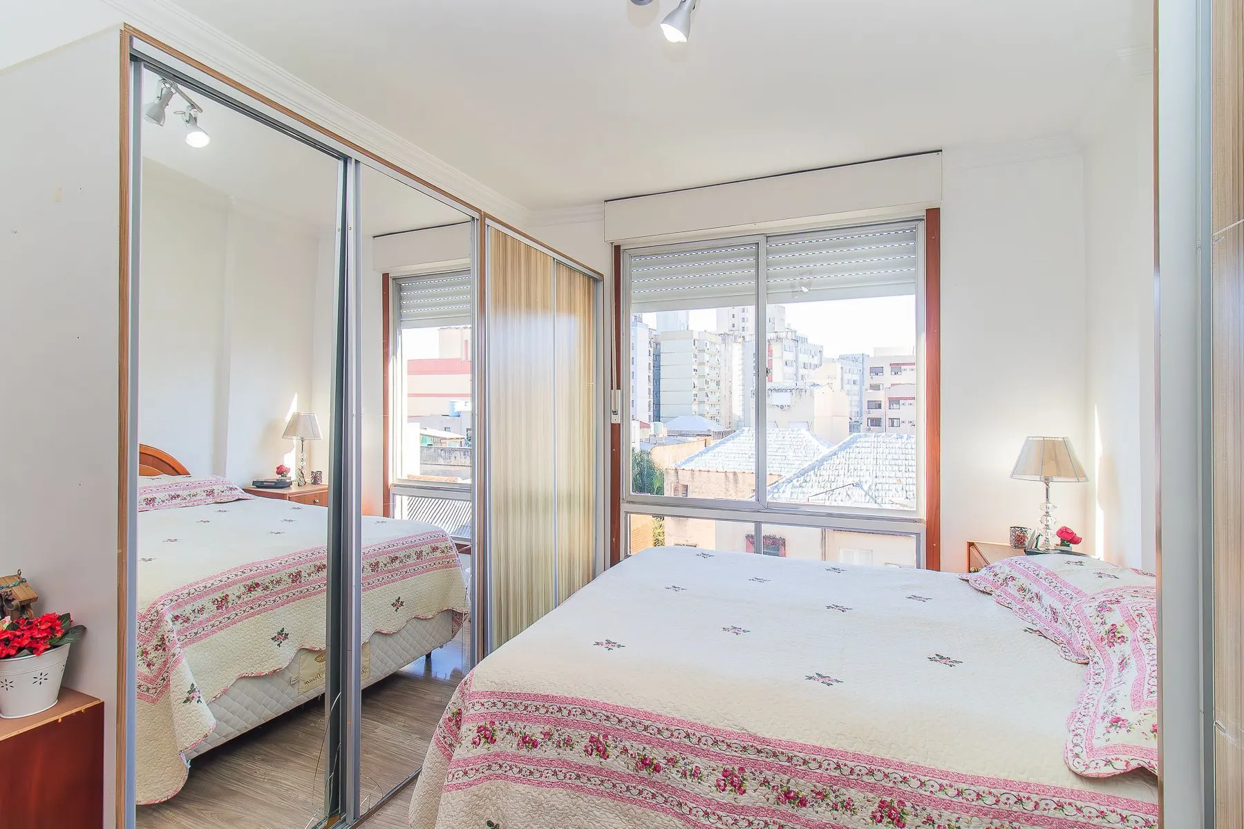 Imagem Apartamento para Venda - 103m², 3 dormitórios, sendo 1 suites, 1 vaga - Centro