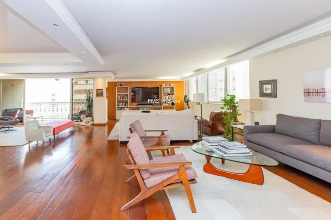 Imagem Apartamento no Itaim Bibi, São Paulo-SP: 3 quartos, 3 suítes, 1 sala, 4 banheiros, 3 vagas, 331m²!