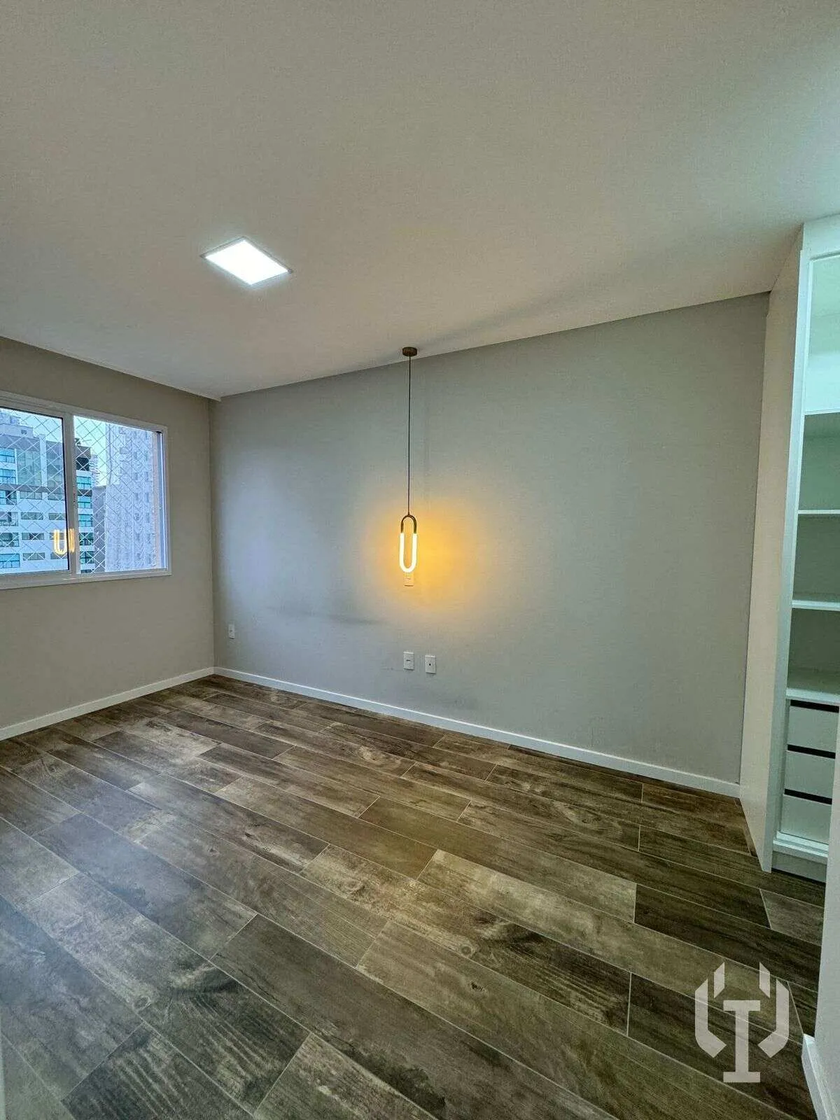 Imagem Amplo apto pronto em 100x direto com a construtora, semi mobiliado com 3 suítes e lazer completo