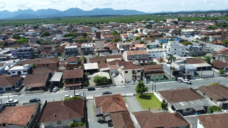 Imagem Casa , Sobrado Geminado em Joinville/SC, bairro Espinheiros