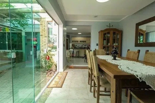 Imagem Casa de 4 dormitórios mobiliada para venda no Bairro Jardim Itu Sabara.
