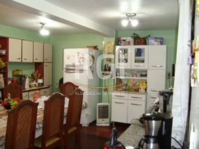 Imagem CASA AMPLA COM 7 DORMITÓRIOS NO BAIRRO GLÓRIA - PORTO ALEGRE