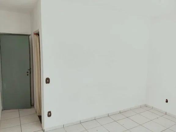 Imagem Sobrado com 180 m² 3 Dormitorios sendo 1 Suite 2 vagas de Gargens