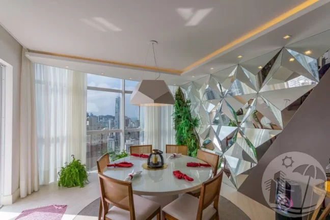 Imagem Apartamento Decorado 3 Suítes e 3 Vagas no coração de Balneário Camboriú