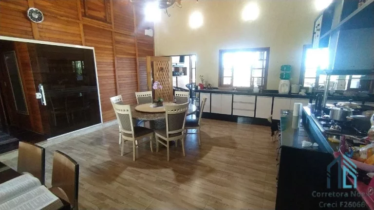 Imagem Chácara/Pousada a venda, 03 casas, 07 quartos, em ótima localização em São José dos Pinhais PR