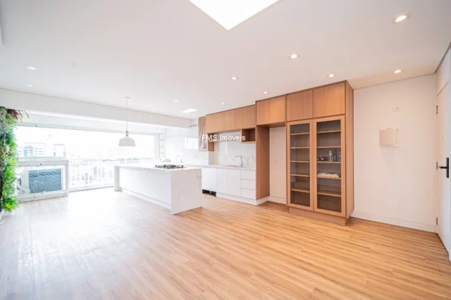 Foto do imóvel Apartamento à venda no Brooklin com 2 quartos, 1 suíte, 1 sala, 2 banheiros, 1 vaga e 74m²!