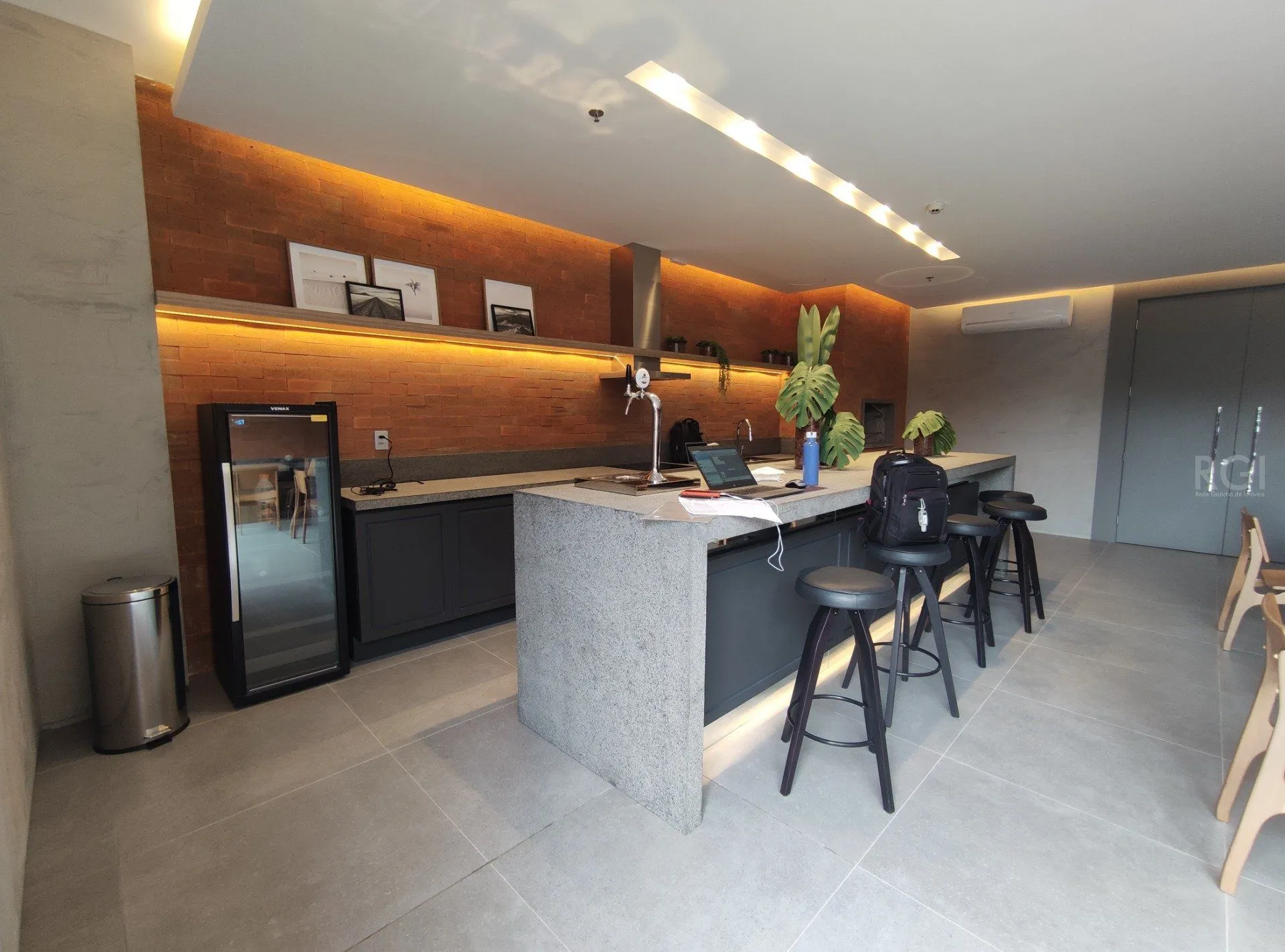 Imagem Apartamento para Venda - 44.98m², 1 dormitório, sendo 1 suites, 1 vaga - Teresópolis