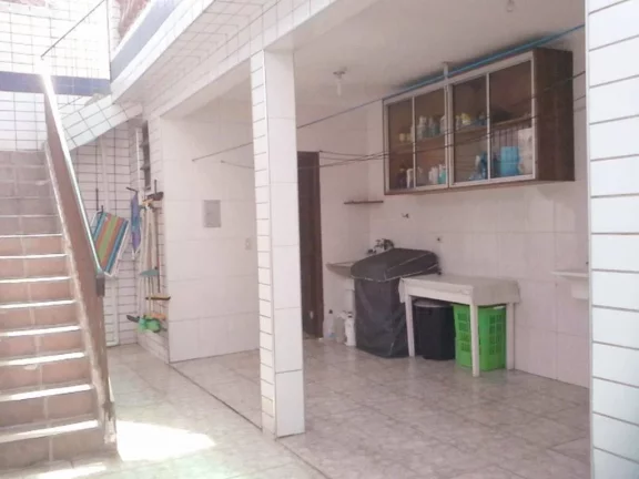 Imagem Sobrado com 4 dormitórios à venda, 216 m² por R$ 750.000,00 - Caiçara - Praia Grande/SP