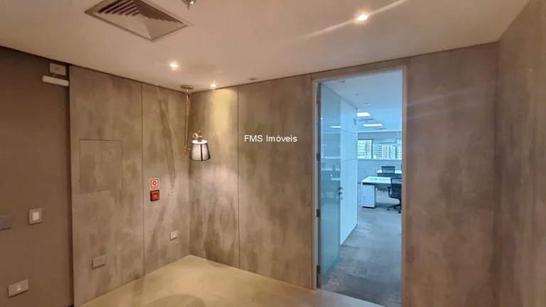Imagem Conjunto Comercial Mobiliado com 182m² e 8 vagas no Jardim Paulistano.