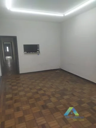 Imagem Casa fins residencial ou comercial com localização privilegiada a 500mts do Aeroporto Congonhas com terreno 10x30