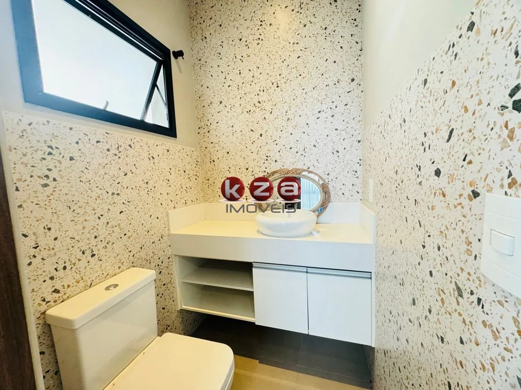 Imagem Casa de luxo a venda no Condomínio Portal do Jequitibá em Valinhos-SP: 3 quartos, 3 suítes, 2 salas, 4 banheiros, 2 vagas, 157m².