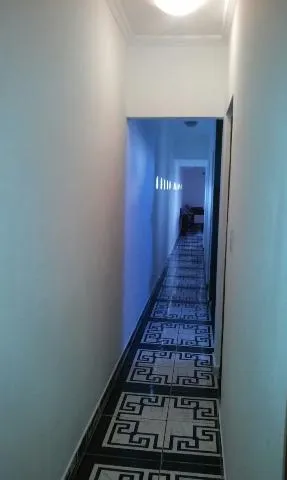Imagem VENDA DE SOBRADO NA CIDADE MIGUEL BADRA, EM SUZANO/SP, 196m² com 03 andares, 09 quartos, 02 suítes, 03 salas, 02 cozinhas e 02 vagas. CONSULTE-NOS.