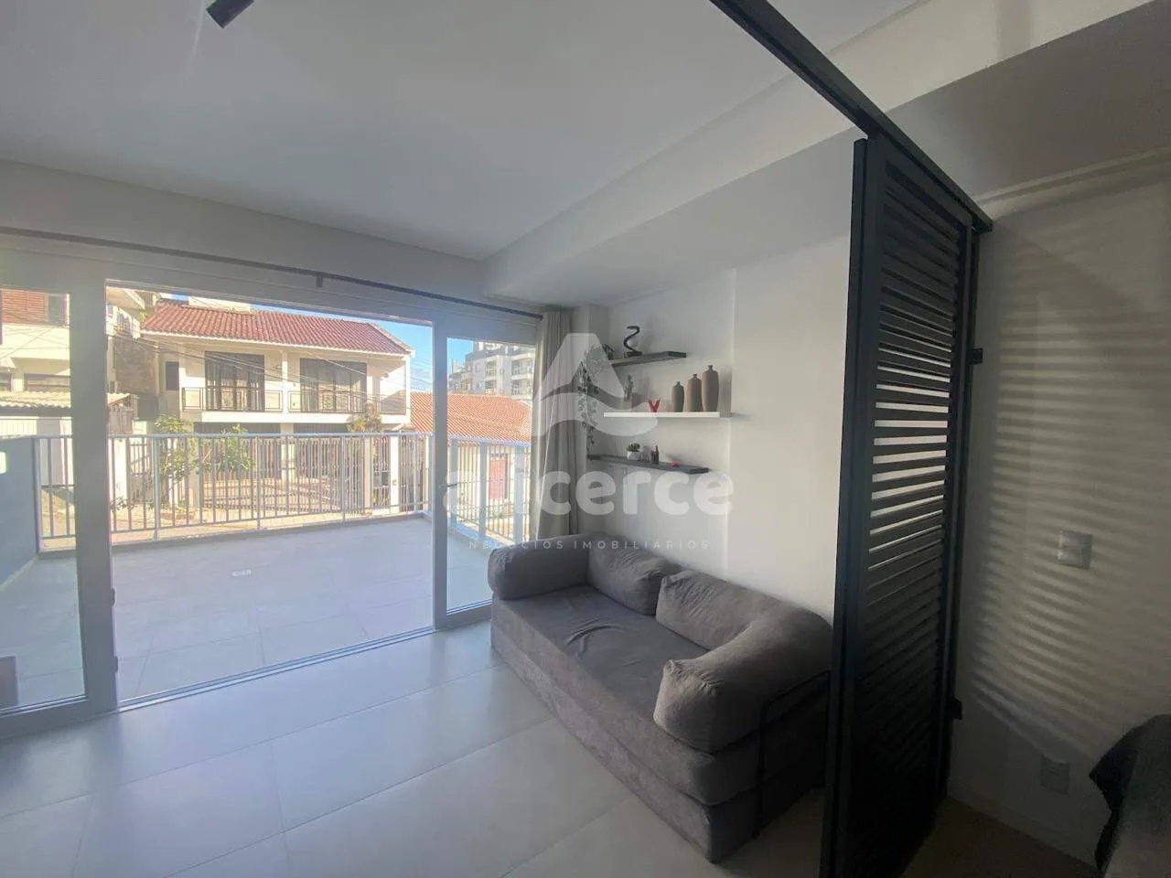 Imagem Studio Garden Novo Mobiliado com Terraço Privativo e Vaga de Garagem no Centro de Florianópolis