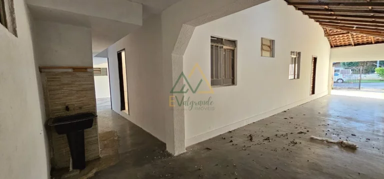 Imagem Casa à venda no Bairro Santa Cândida Curitiba PR