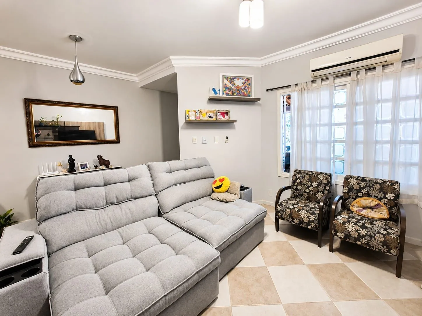 Imagem Casa 03 dormitórios no bairro Guarujá em Porto Alegre