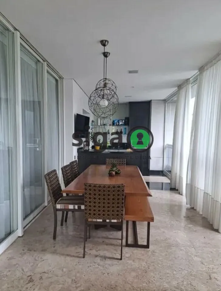 Imagem Apartamento a venda em MOEMA PÁSSAROS com 4 quartos / 4 suítes