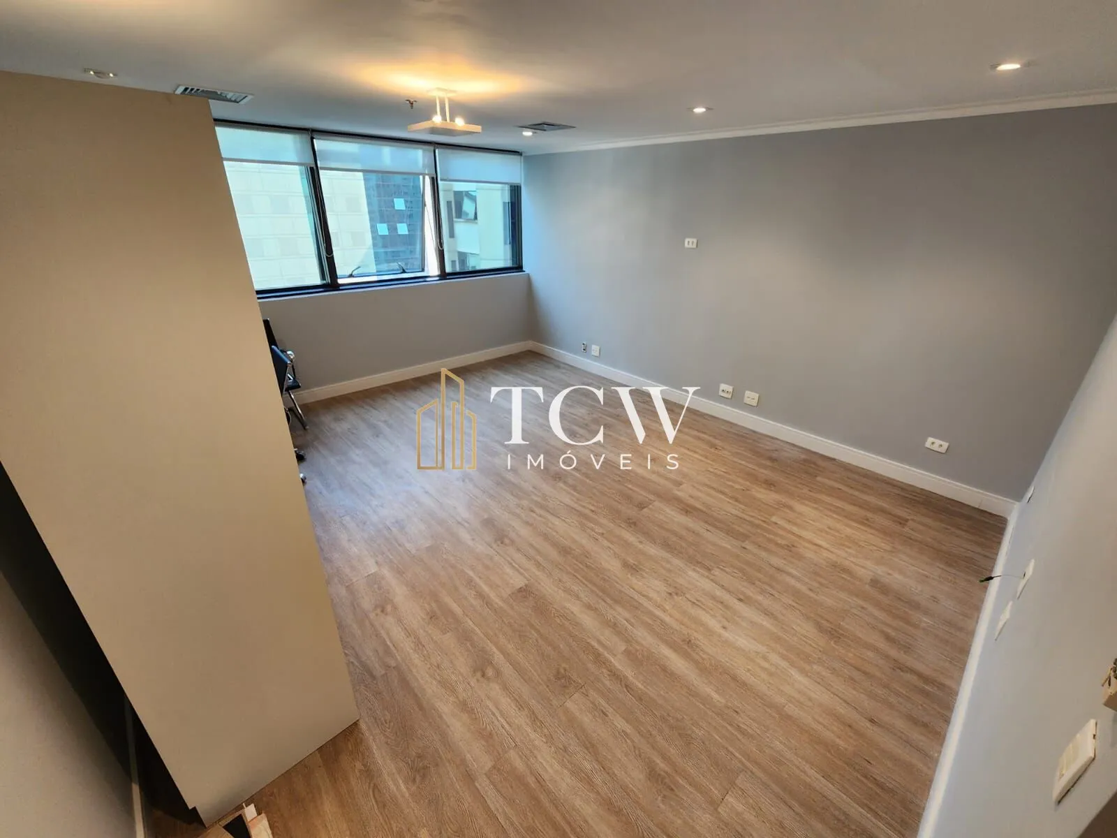Imagem Sala comercial para alugar no bairro Moema - São Paulo/SP, Zona Sul