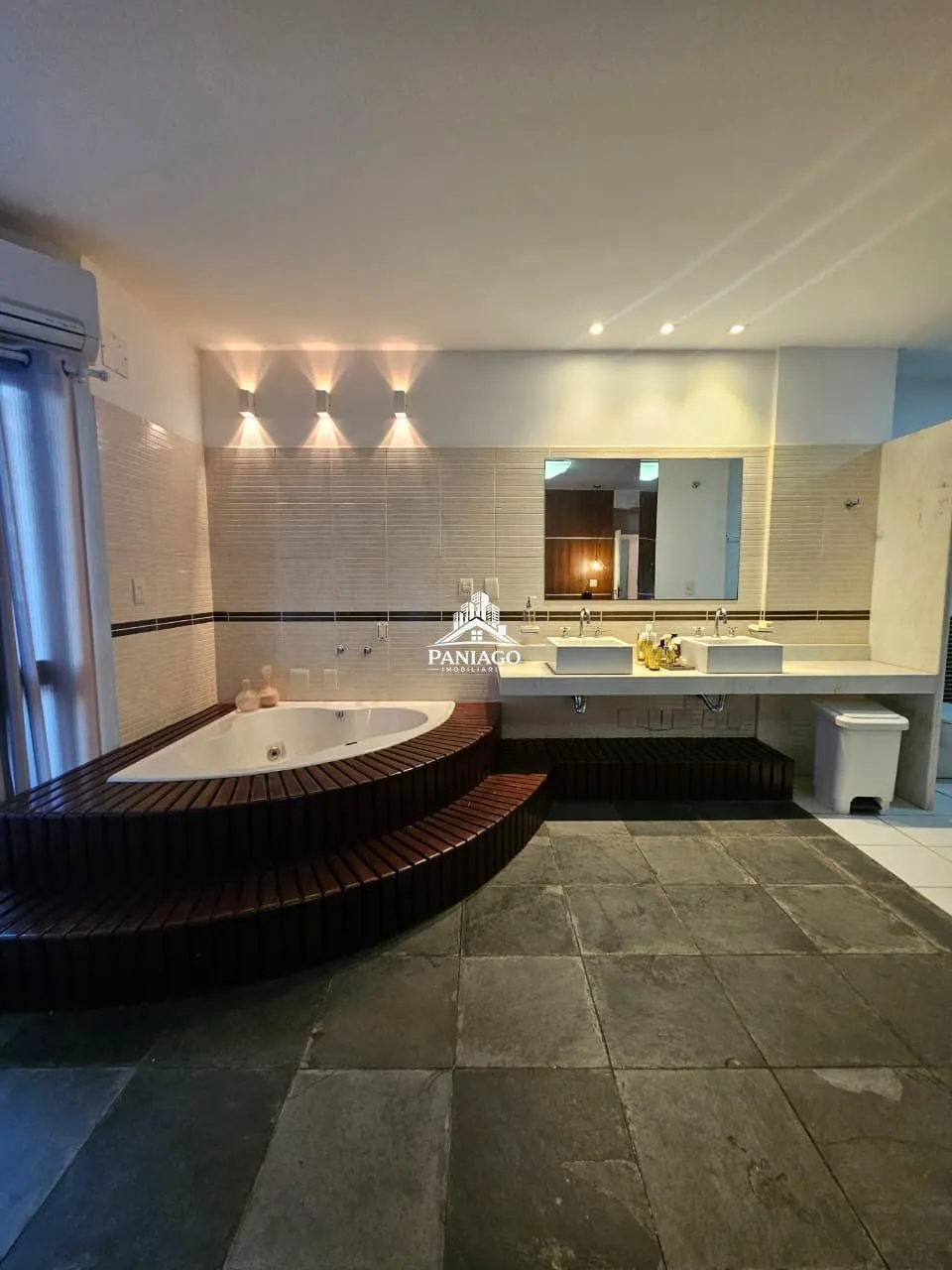 Imagem APARTAMENTO 1 POR ANDAR 3 QUARTOS 2 SUITES 261m² ED DOMUS AUREA NO CENTRO NORTE