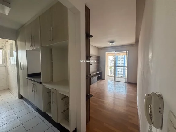 Imagem Apartamento à venda em São Paulo. Bairro Bela Vista: 3 quartos, 1 suíte, 1 sala, 2 banheiros, 1 vaga, 66m².