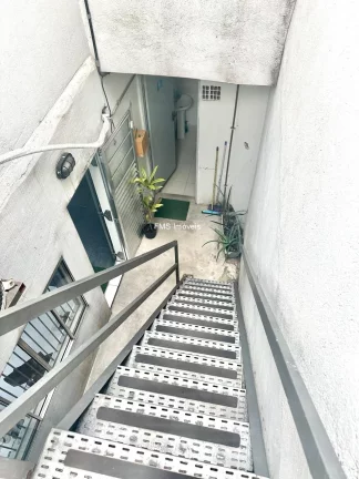 Imagem Galpão com Potencial para "Sale-Leaseback" com 370m2 à venda na Vila Anastácio