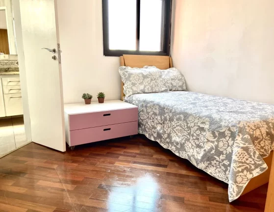 Imagem Apartamento de Luxo na Vila Hamburguesa: 3 quartos, 3 suítes, 3 salas, 5 banheiros e 4 vagas de garagem, 188m², São Paulo-SP.