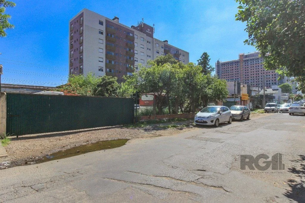 Imagem Vendo com exclusividade, 50m da PUC, terreno com 960 m2, 30,00m x 32,00m