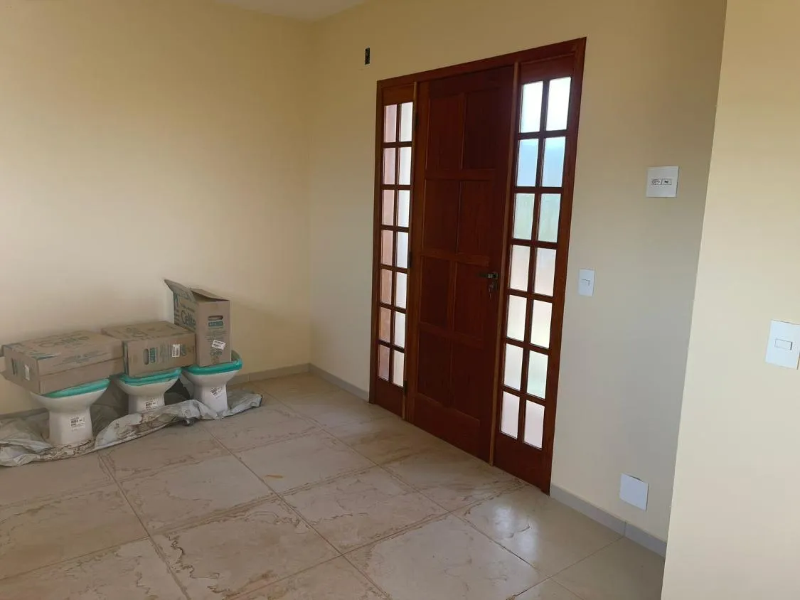 Imagem Vendo uma excelente casa em Crucilândia/MG ( valor 500.000,00 )