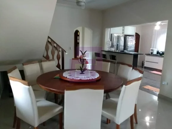 Imagem Lindo sobrado em condominio fechado.