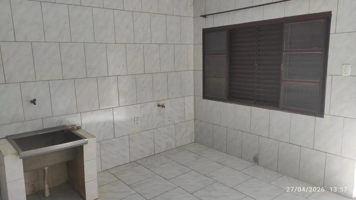 Imagem Casa com piscina e salão de festas a venda Canoas / 3 Dormitórios