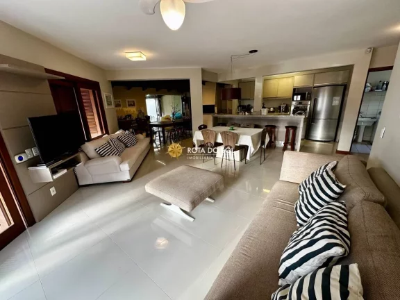 Imagem Casa de praia à venda quadra mar à venda Praia Centro Bombinhas SC