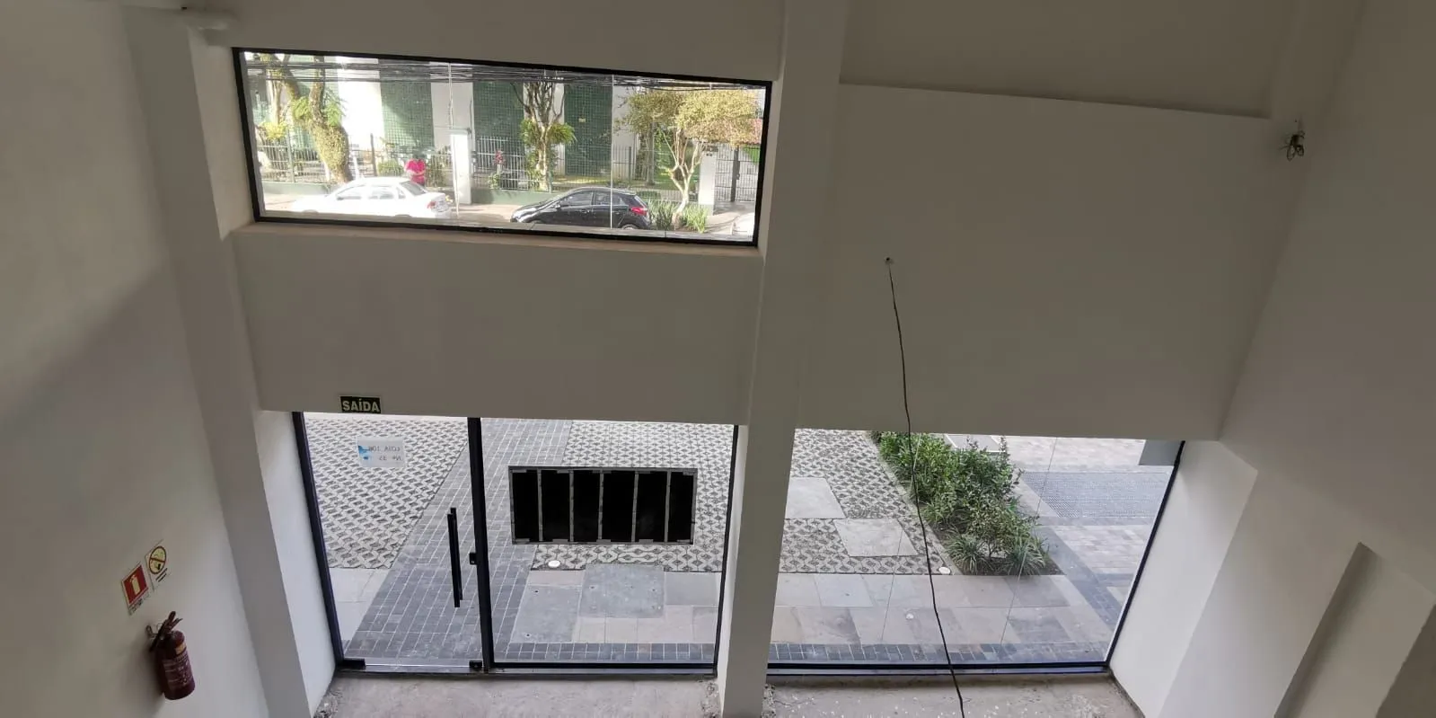 Imagem Vende loja ,com mezanino 180m², 2 banheiros