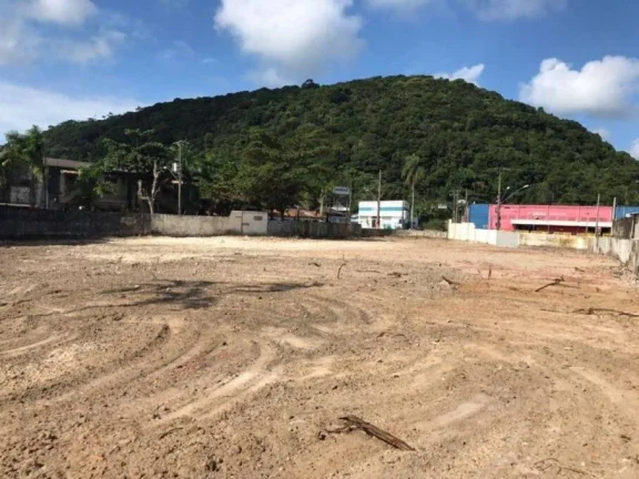 Imagem Alugo Terreno em Guarujá. Praia do Pernambuco