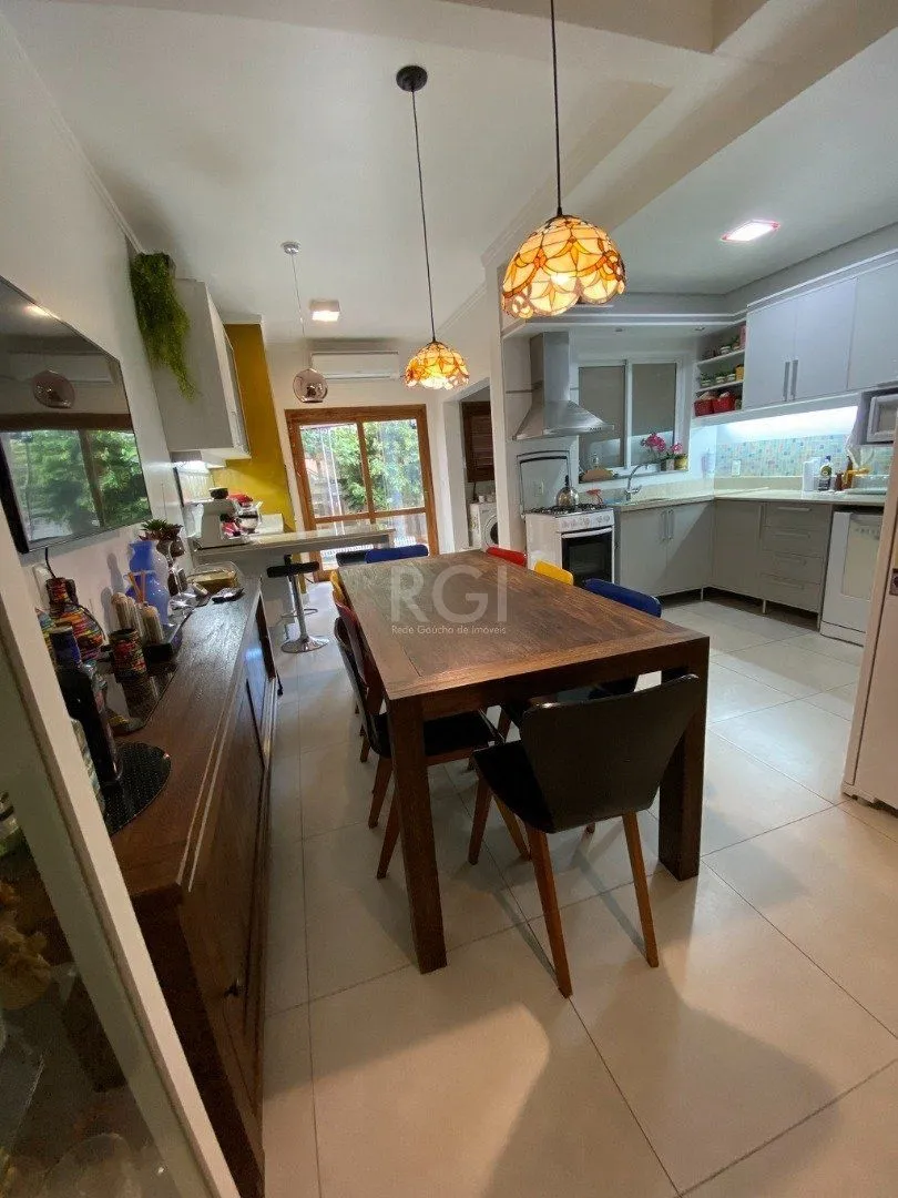 Imagem Casa Condominio para Venda - 220.89m², 3 dormitórios, sendo 1 suites, 2 vagas - Tristeza