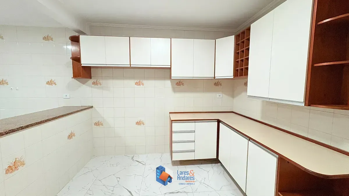 Imagem Sobrado para venda em Jardim Regina com 3 quartos, sendo 1 suíte, 101m²