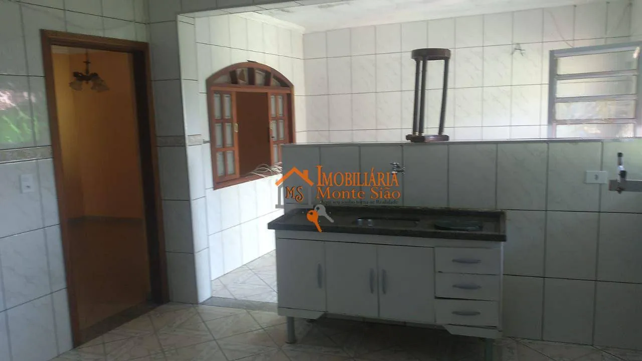 Imagem Sobrado com 7 dormitórios à venda, 160 m² por R$ 670.000,00 - Jardim Cumbica - Guarulhos/SP