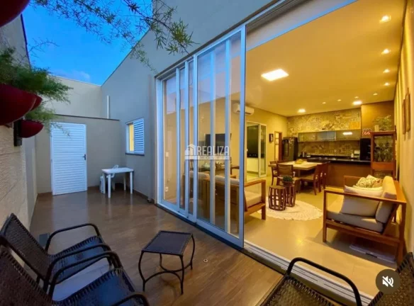 Imagem Casa de 3 dormitórios no Residencial Morada Du Park, Uberaba