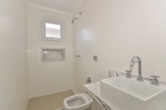 Imagem Casa à Venda em Condomínio – 3 Quartos, 1 Suíte, 131m², Campo Comprido, Curitiba