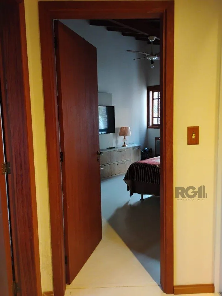 Imagem Casa em condomínio de 166m², 3 suítes 1 vaga do bairro Jardim Isabel