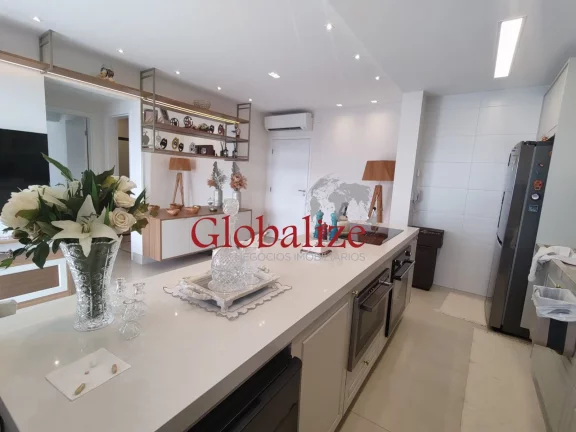 Imagem Apartamento mobiliado de 83 metros 1 dormitório 1 suíte, 2 vagas coberta demarcada com elevador na Aparecida Santos R$1.550.500,00