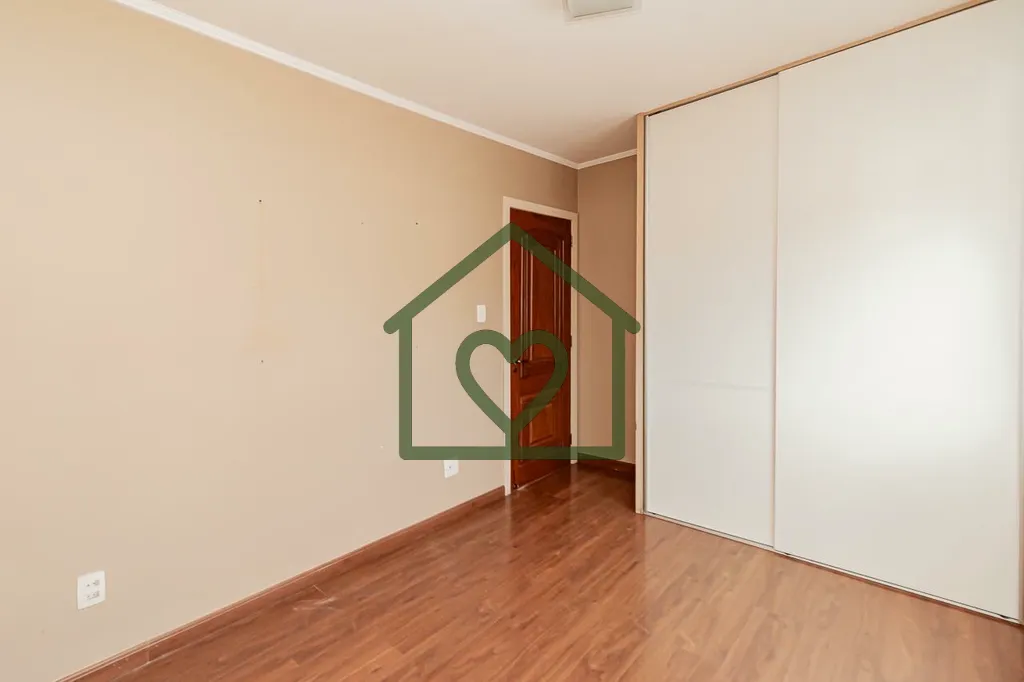 Imagem Na Av. Alegrete, n. 126, no bairro Petrópolis, Apartamento de 03 dormitórios, semi mobiliado com 0...