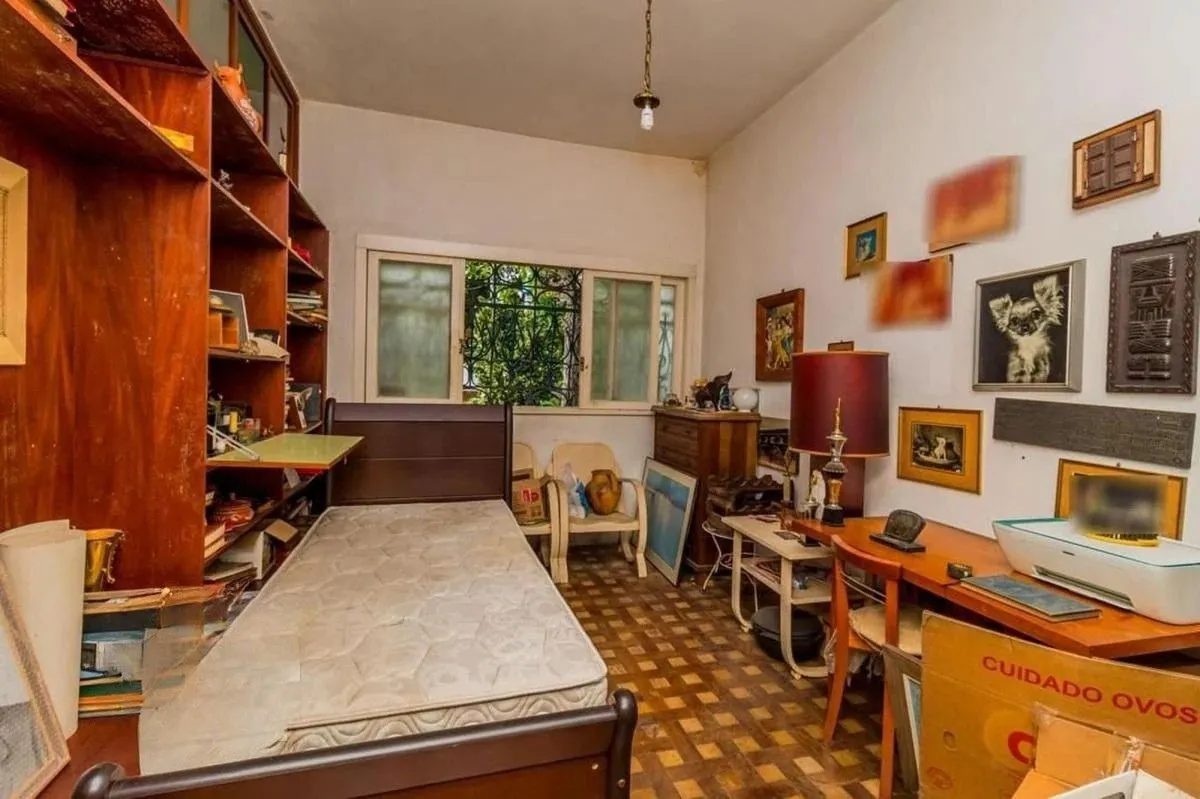 Imagem Casa com 5 dormitórios e 3 vagas no bairro Assunção