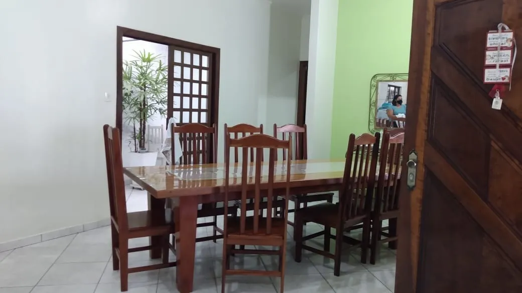 Imagem Casa à venda 4 Quartos, 1 Suite, 3 Vagas, 300M², Vila São José, Taubaté - SP