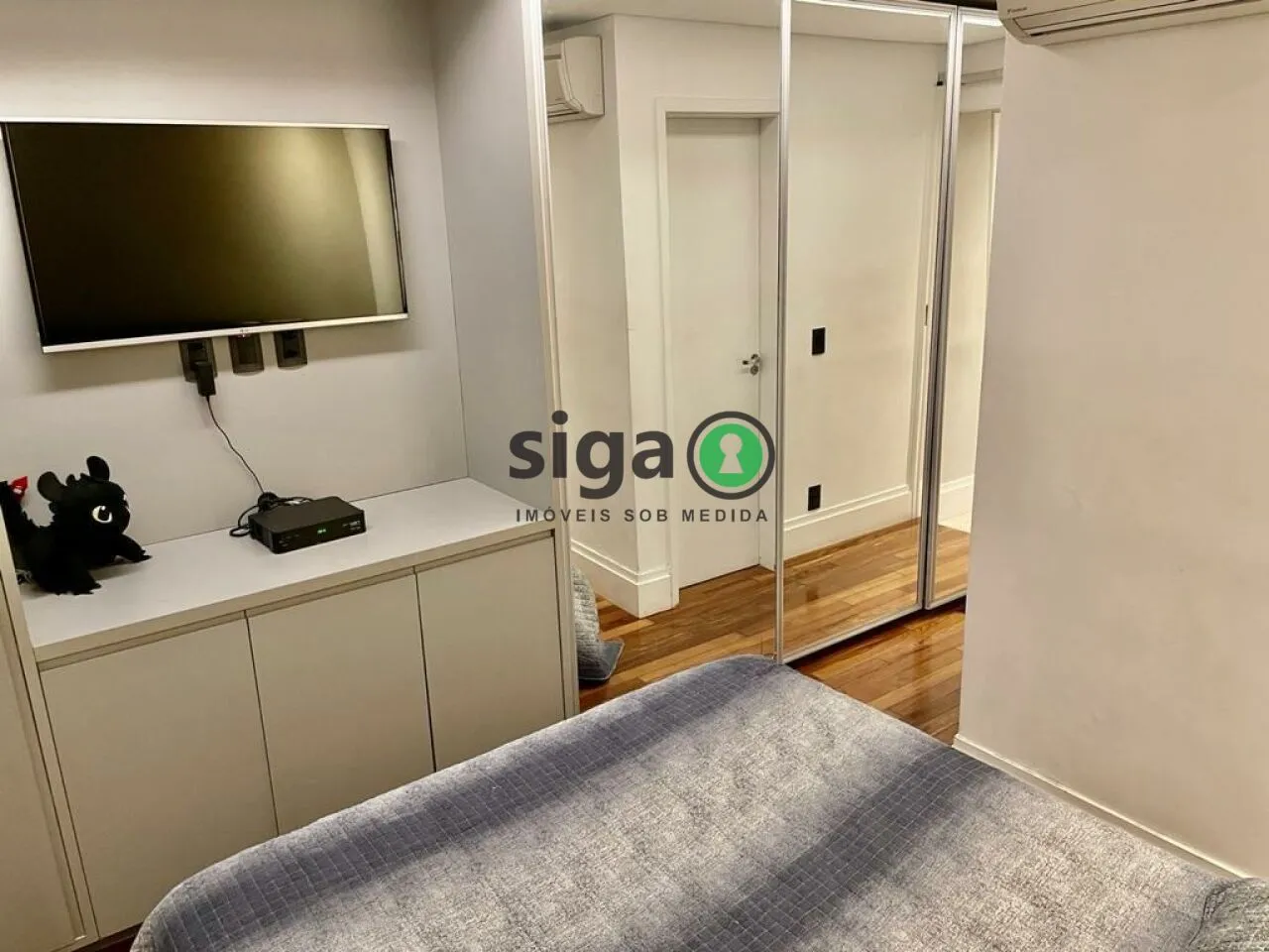 Imagem Apartamento de 141 metros 4 dormitórios 2 suítes 2 vagas a venda no Paulistano