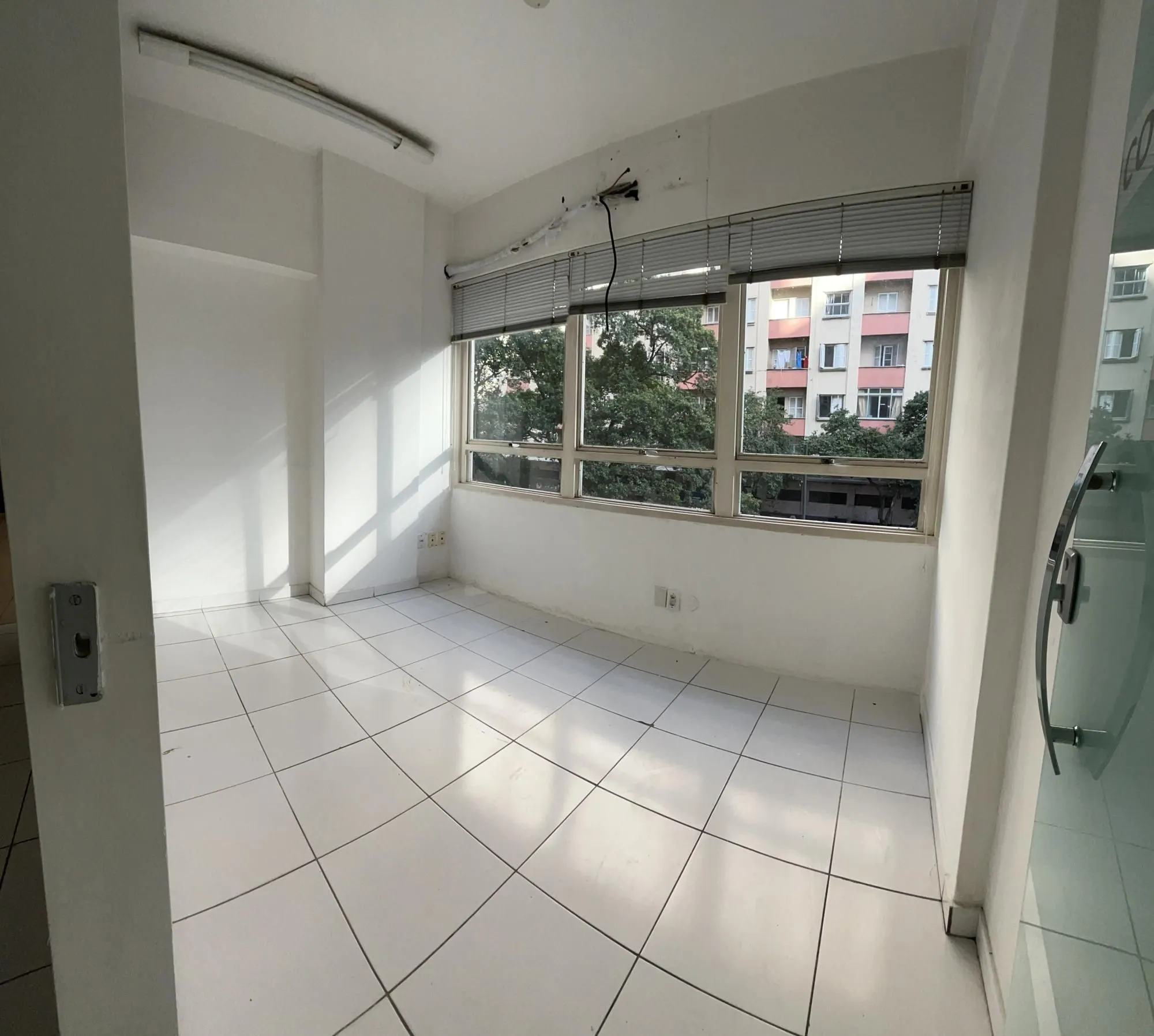 Imagem Excelente Oportunidade! Sala comercial para venda no centro de Porto Alegre.