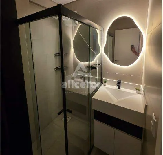 Imagem Studio Garden Novo Mobiliado com Terraço Privativo e Vaga de Garagem no Centro de Florianópolis