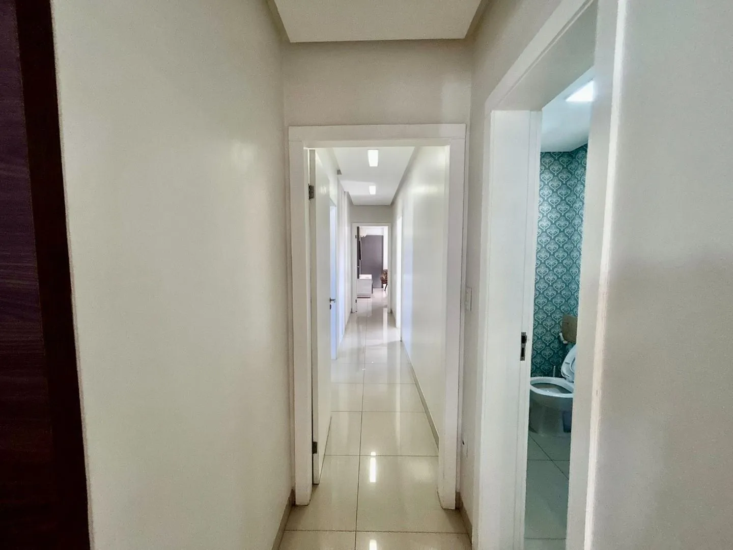 Imagem Apartamento com 3 dormitórios para alugar, 160 m² por R$ 6.800/mês - Centro - Patos de Minas/MG