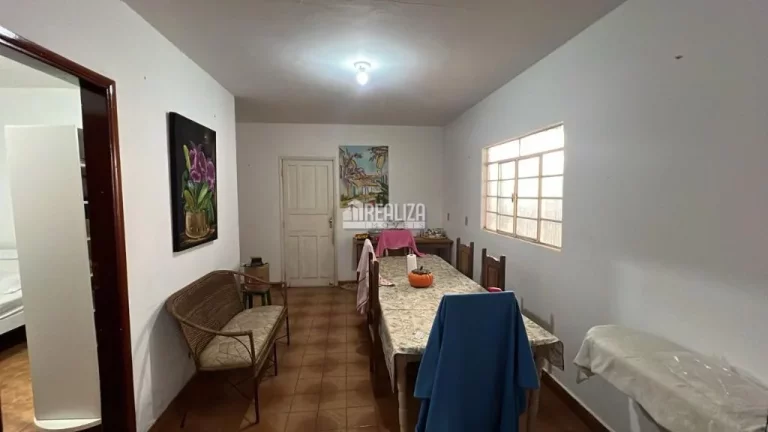 Imagem Casa no Leblon para venda e locação, Uberaba: 4 dormitórios, suíte, 3 salas