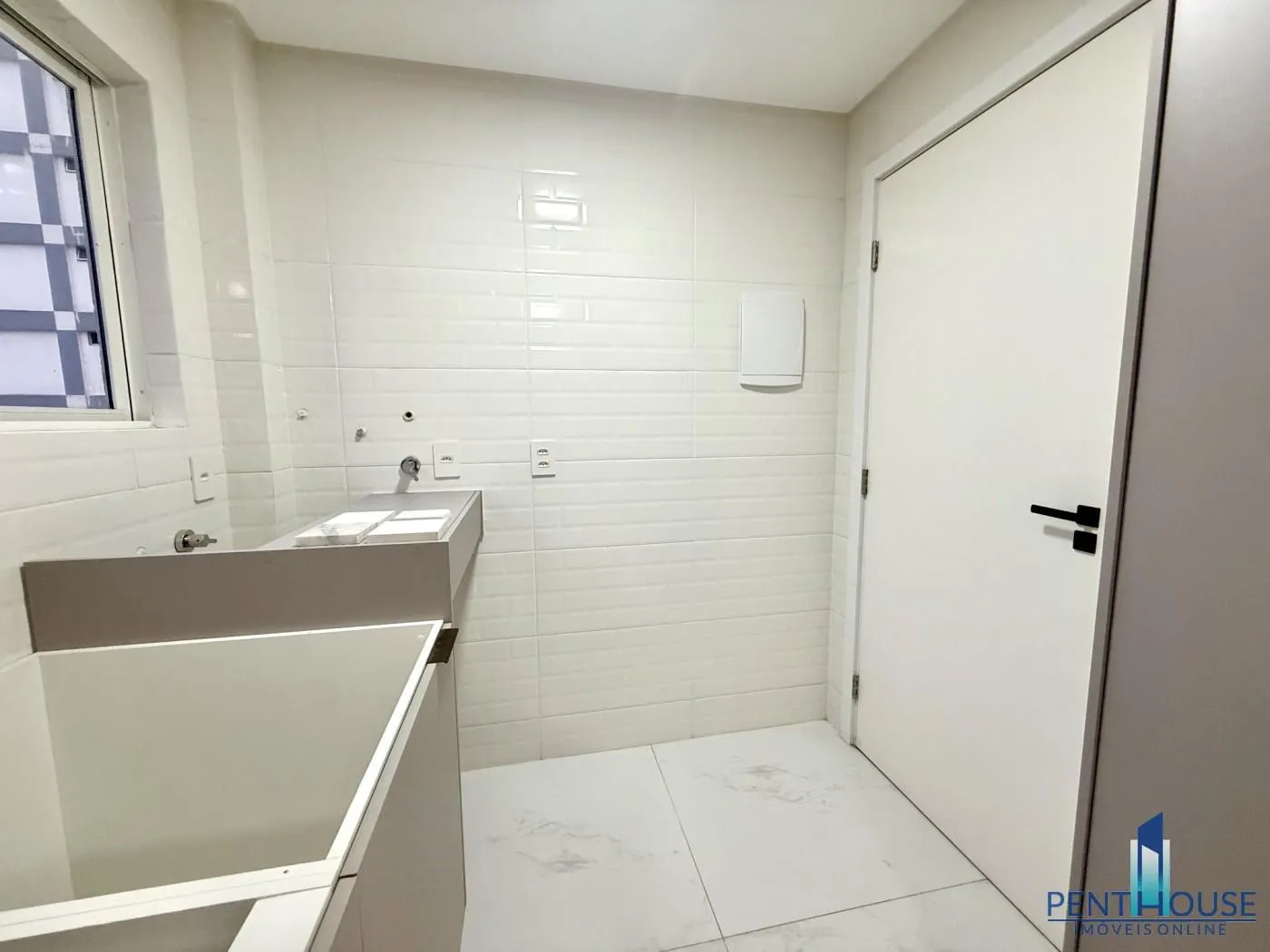 Imagem Apartamento Zona Central para Venda em Balneário Camboriú, CENTRO, 3 dormitórios, 1 suíte, 2 banheiros, 1 vaga