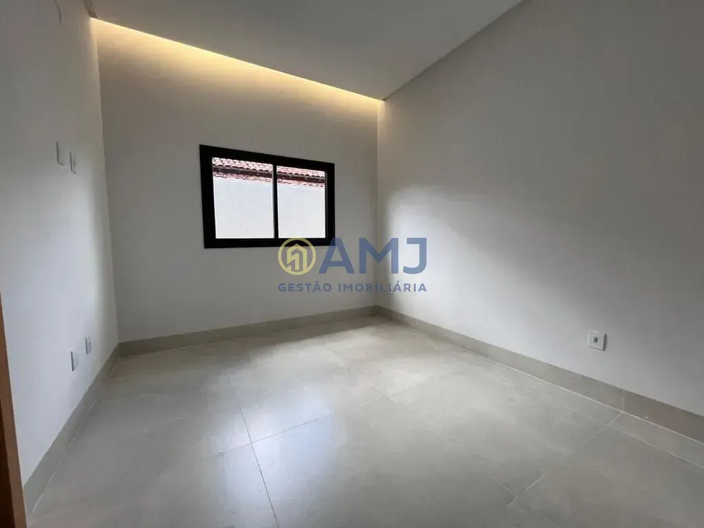 Imagem Casa Térrea de Alto Padrão no Residencial Garavelo Park
